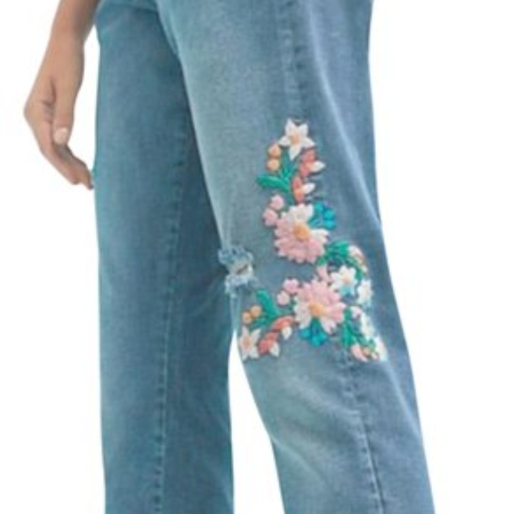 COPY - Pilcro Floral Embroidered Boyfriend Slim Jeans 29